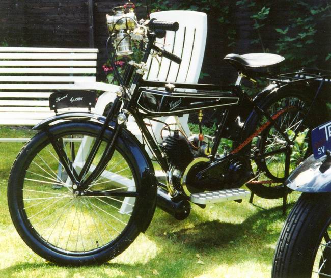 Terrot type L, dat is een klein model met een lichte 175 cc tweetaktmotor